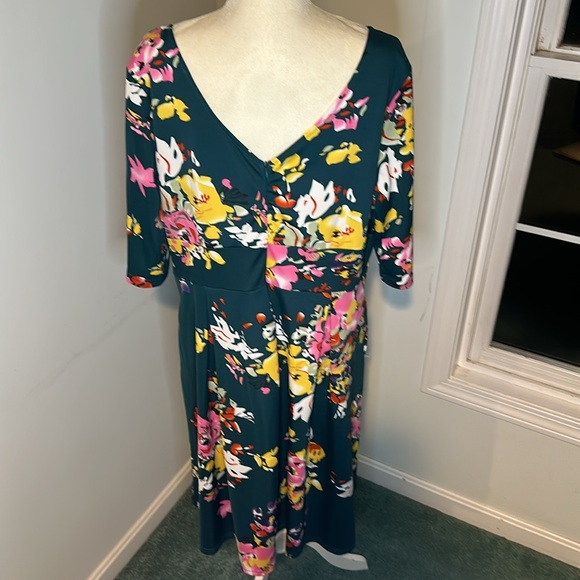 Plus Size Floral 3/4 Sleeve, Pocketed Vintage Dress, size 24 - Picture 9 of 11